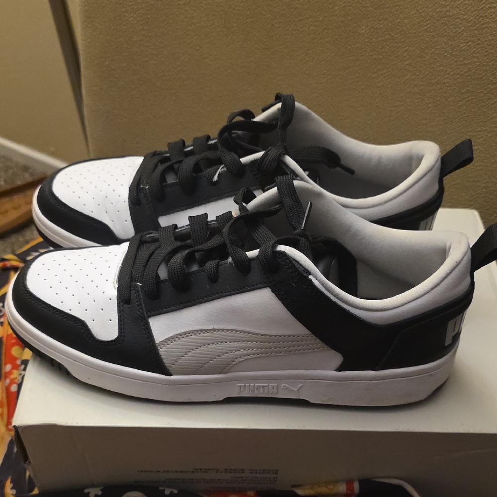 Puma Men's Black and White Low-Top Sneakers